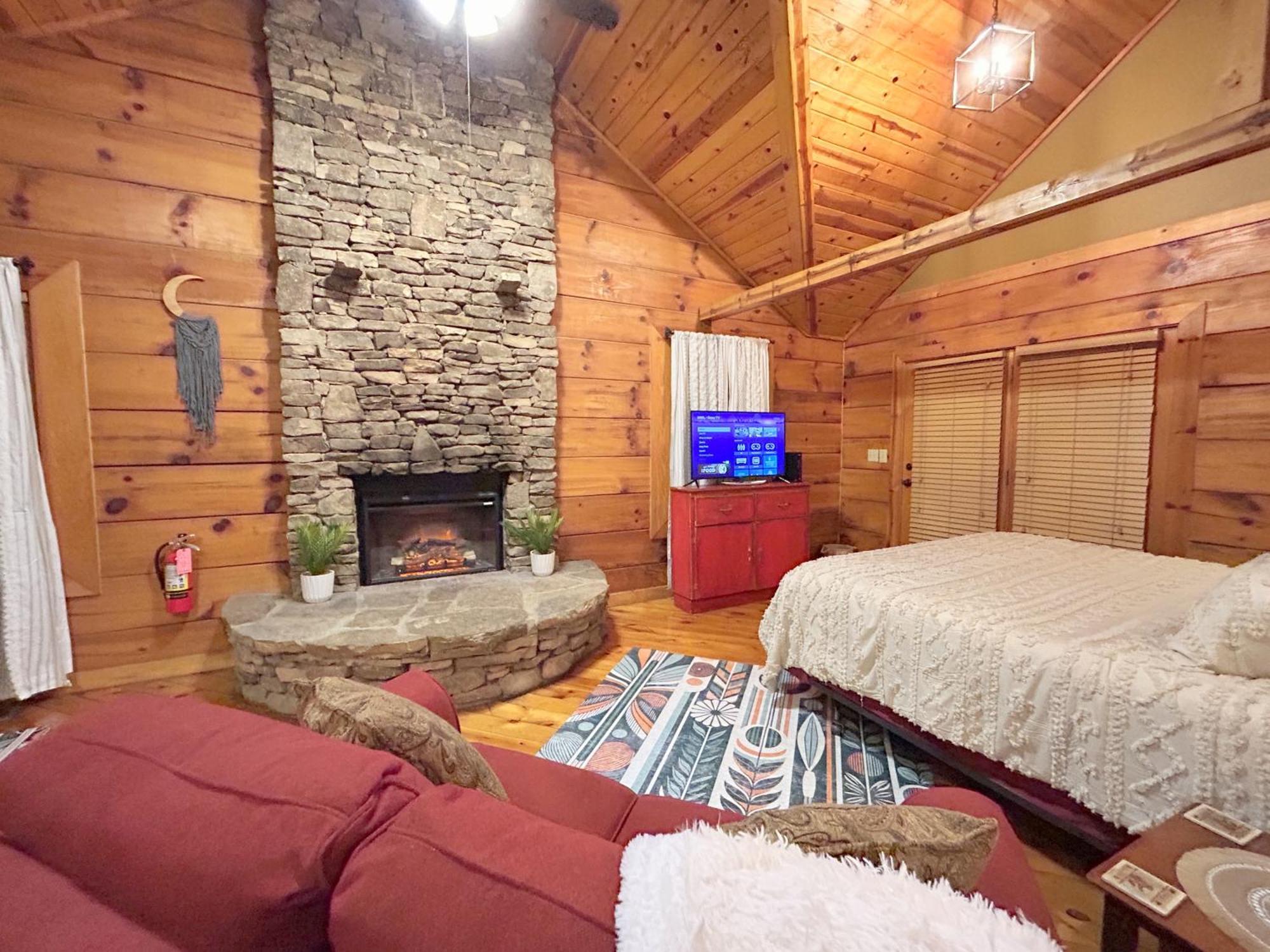 Honeymoon Hideaway Villa แกตลิงเบิร์ก ภายนอก รูปภาพ