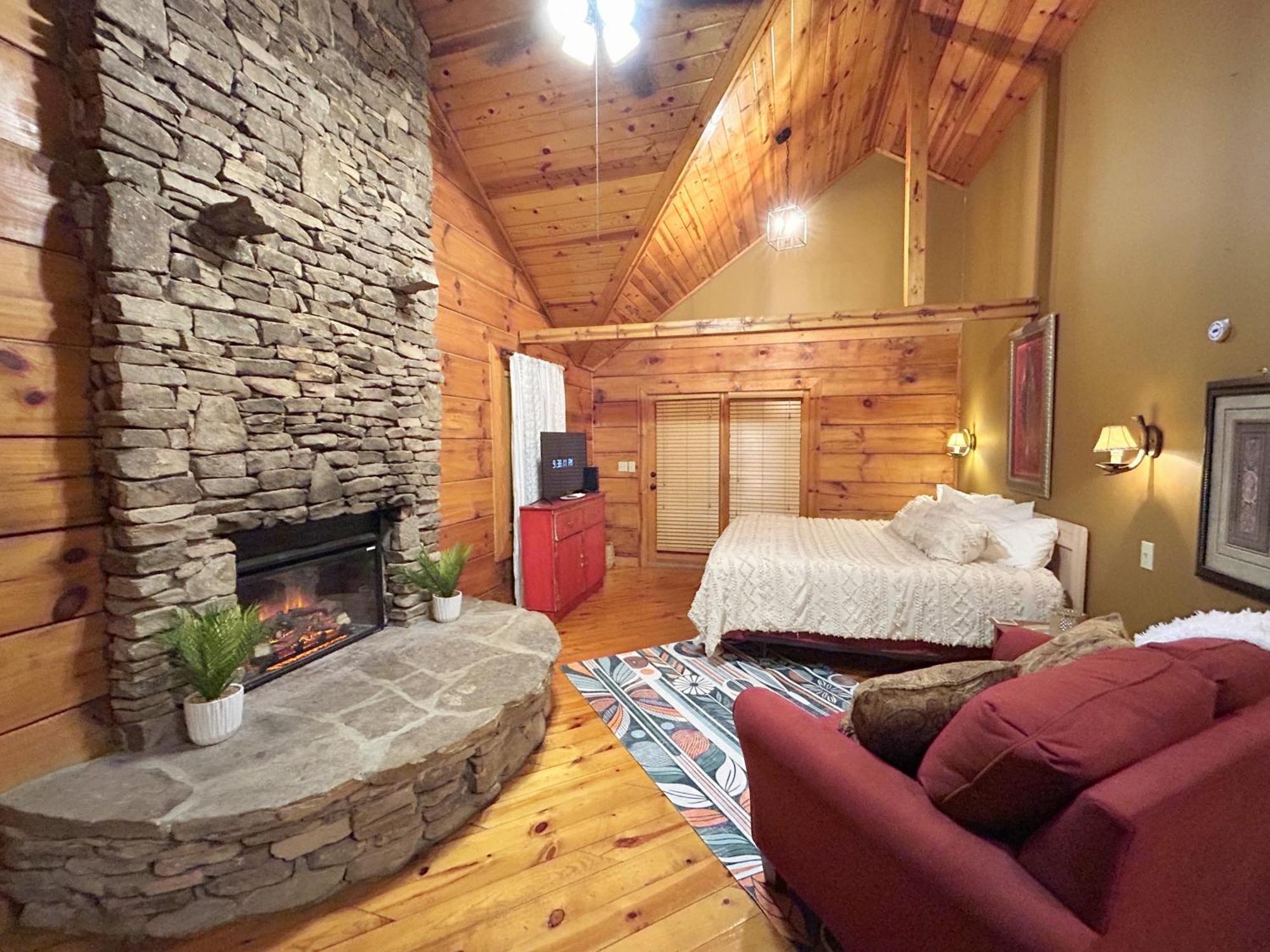 Honeymoon Hideaway Villa แกตลิงเบิร์ก ภายนอก รูปภาพ