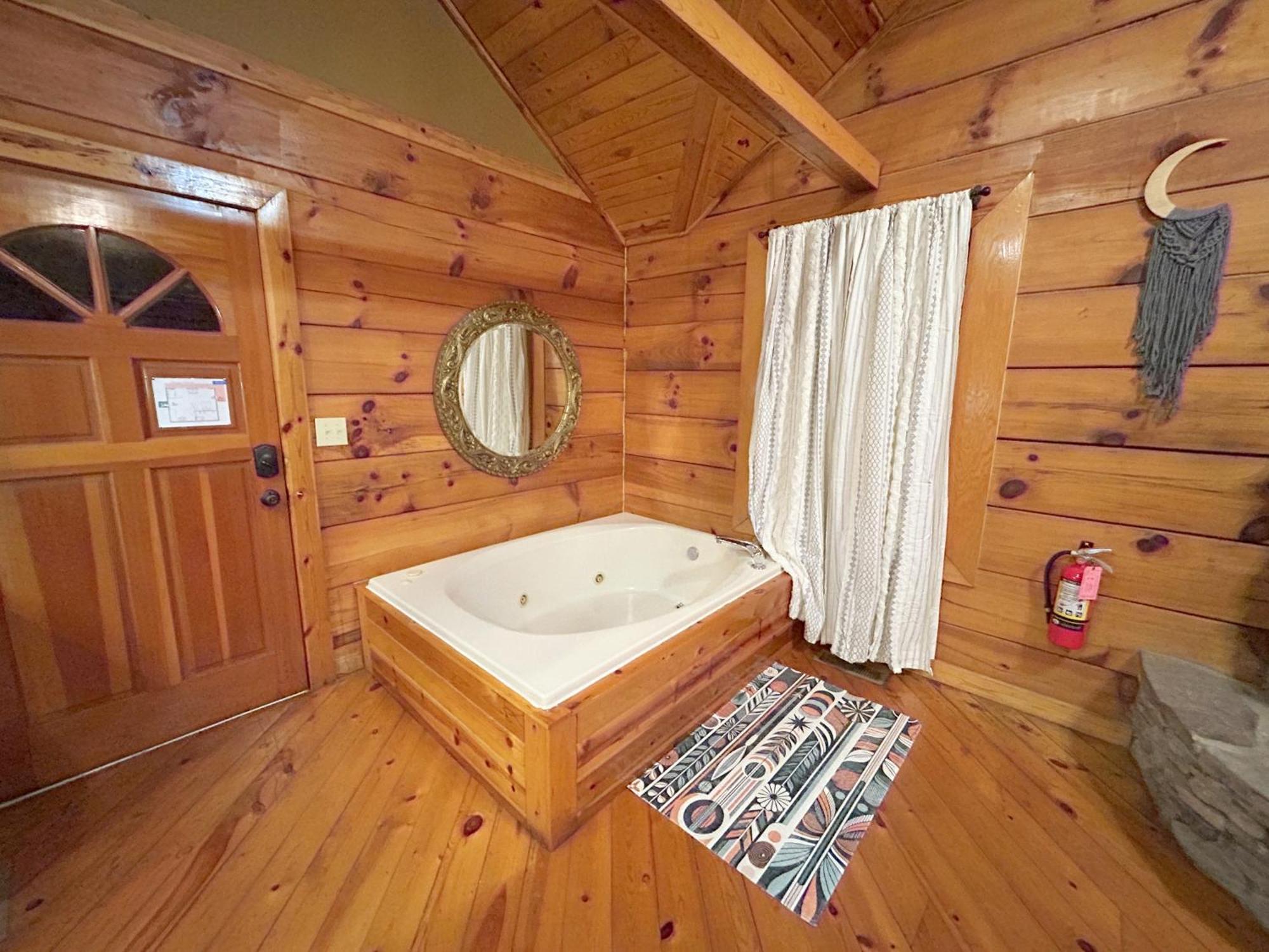 Honeymoon Hideaway Villa แกตลิงเบิร์ก ภายนอก รูปภาพ